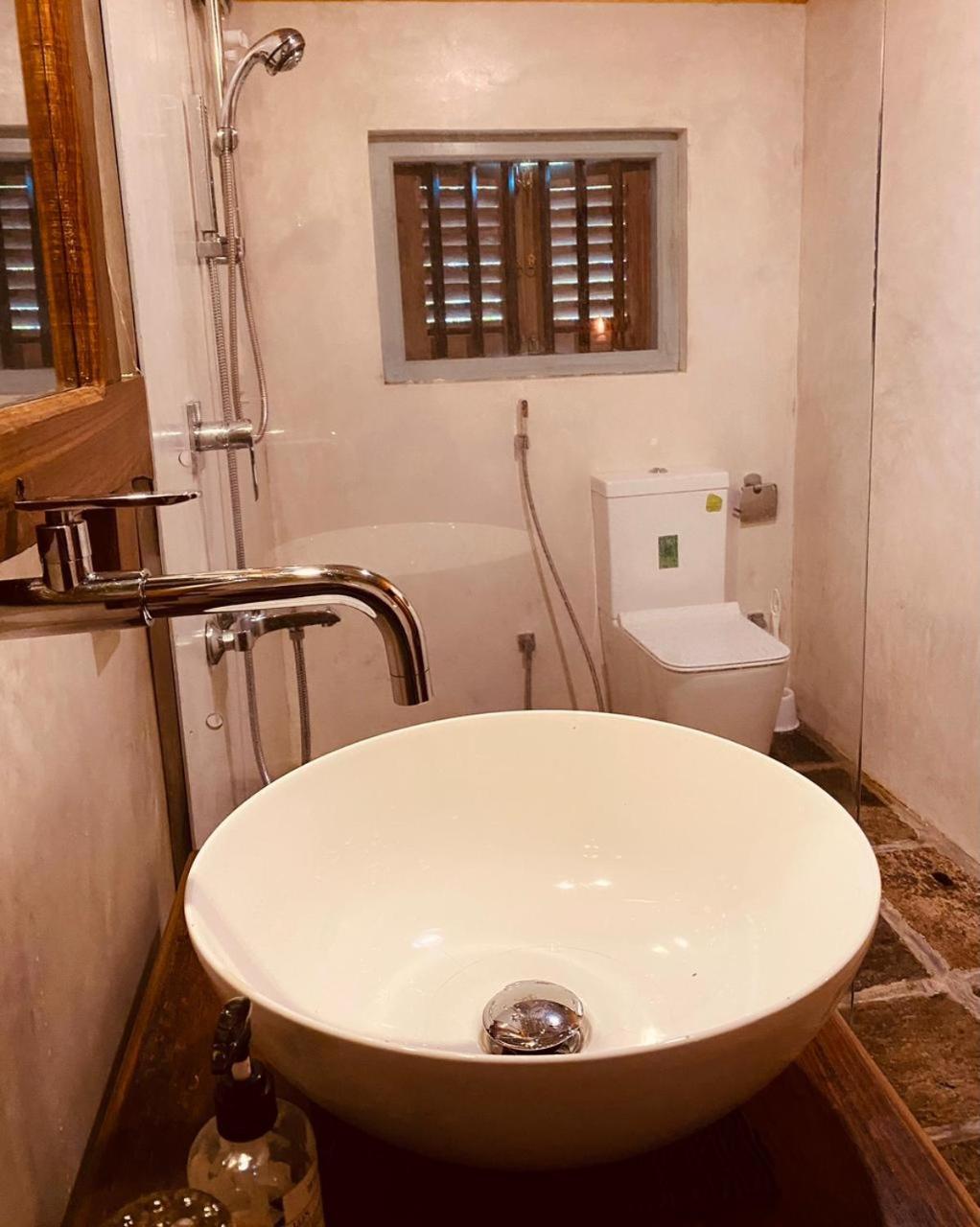 Villa Ovita Talpe Ngoại thất bức ảnh