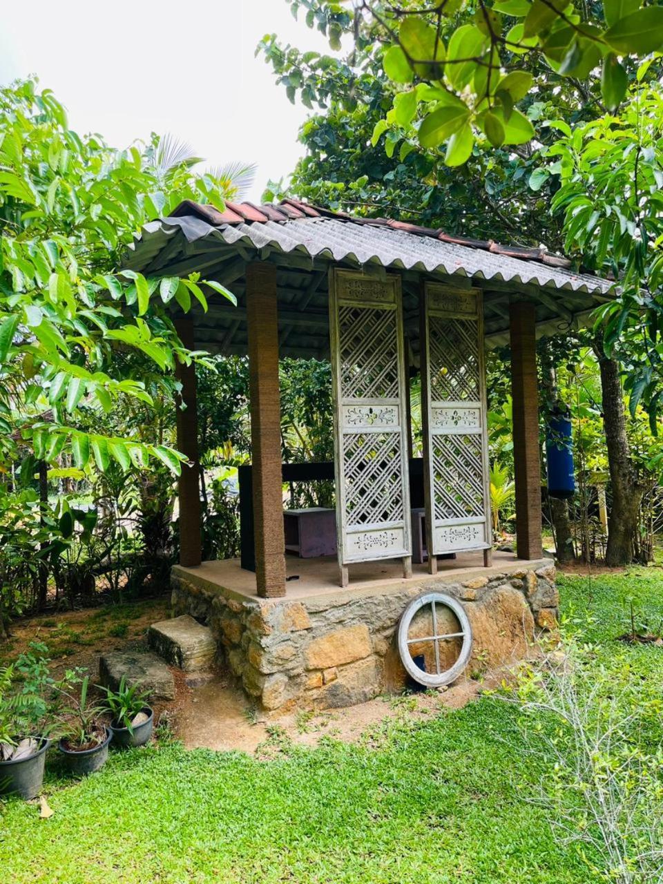 Villa Ovita Talpe Ngoại thất bức ảnh