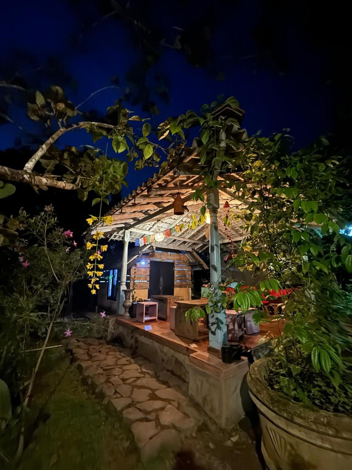 Villa Ovita Talpe Ngoại thất bức ảnh